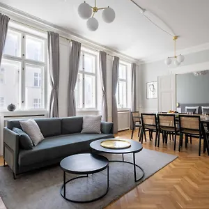 Lavish 4Br Apartment In The Heart Of Cph By The Canals København